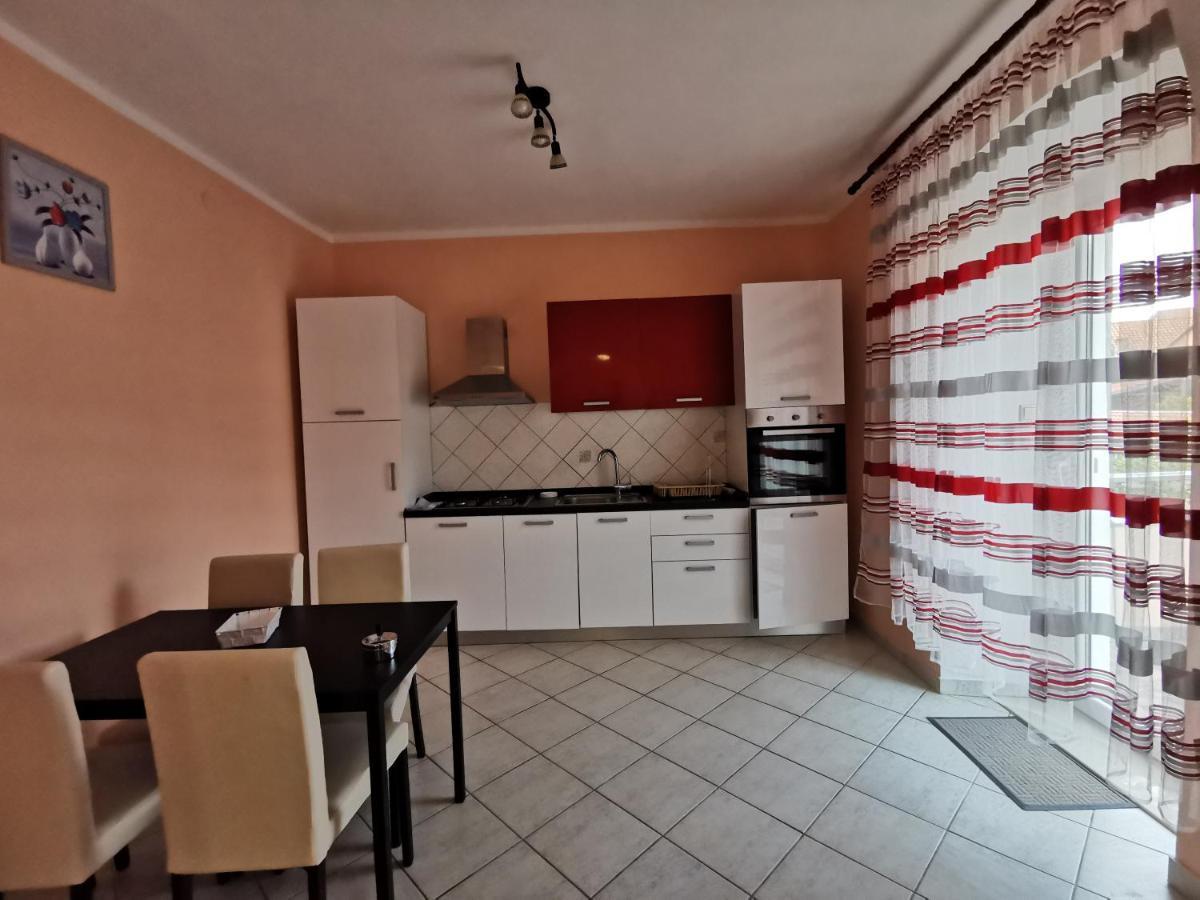 Апартаменты Apartman Pod Nehajem Сень Экстерьер фото