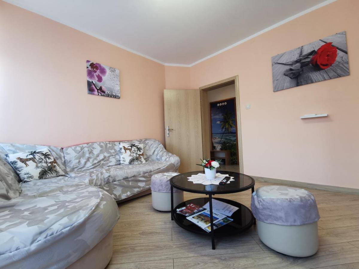 Апартаменты Apartman Pod Nehajem Сень Экстерьер фото