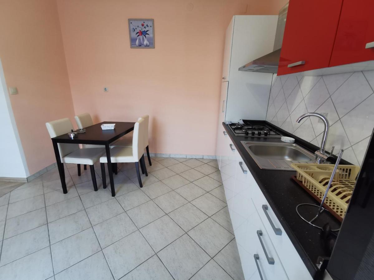 Апартаменты Apartman Pod Nehajem Сень Экстерьер фото