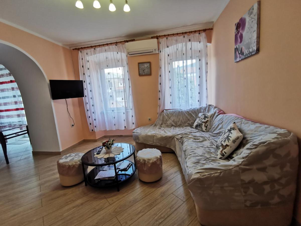 Апартаменты Apartman Pod Nehajem Сень Экстерьер фото